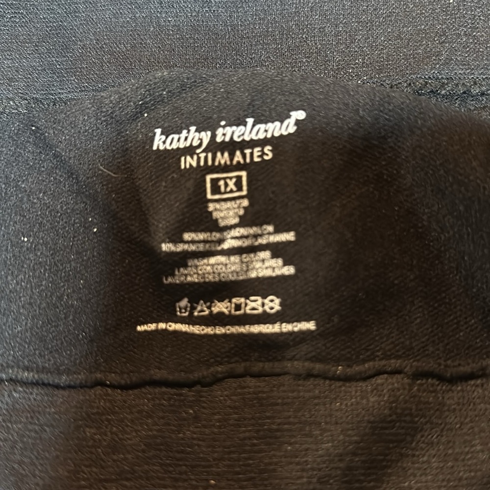 Kathy Ireland sports bras - Picture 4 of 4